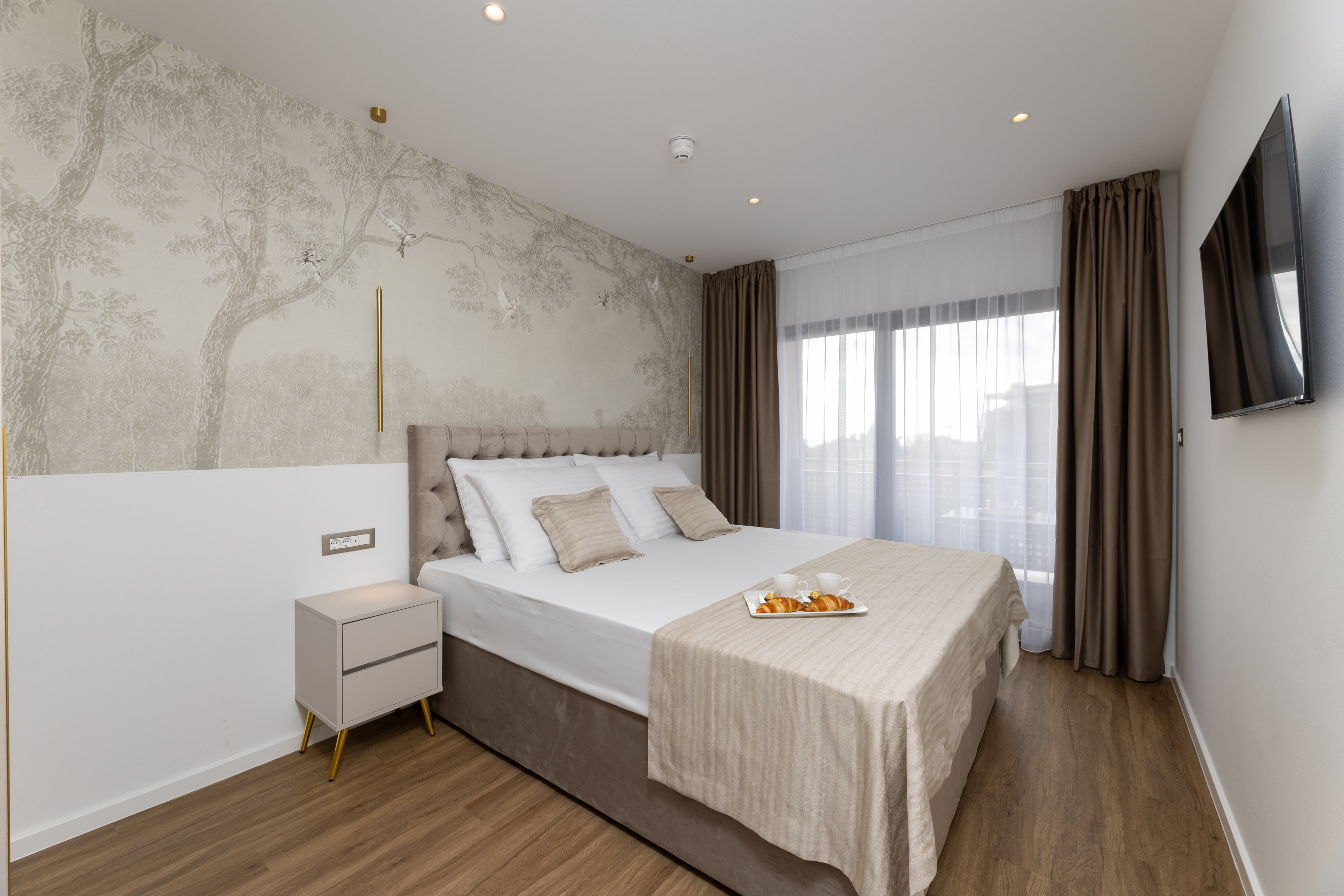 Comfort Double Room with Balcony - Image 2