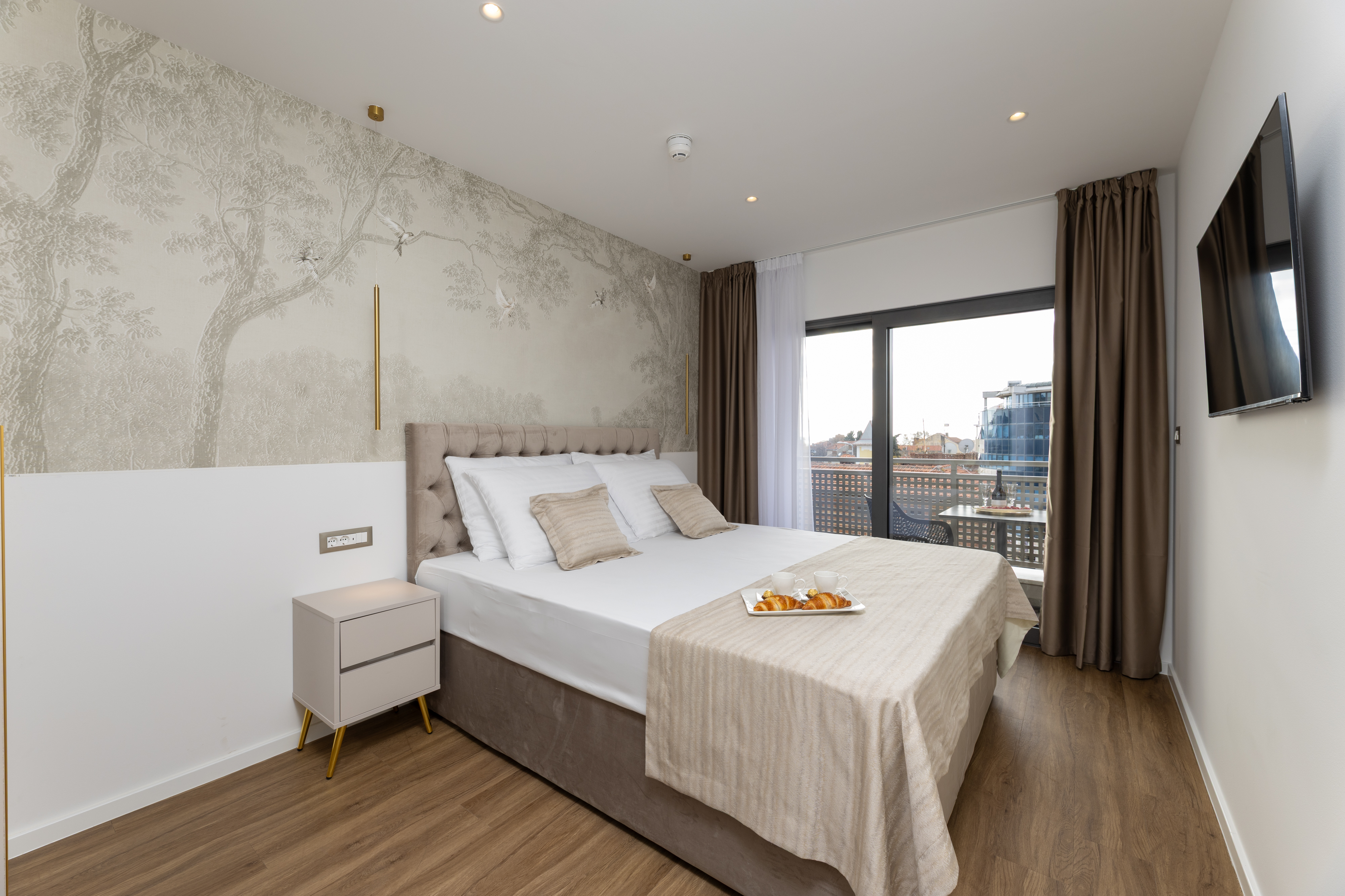 Comfort Double Room with Balcony - Image 3