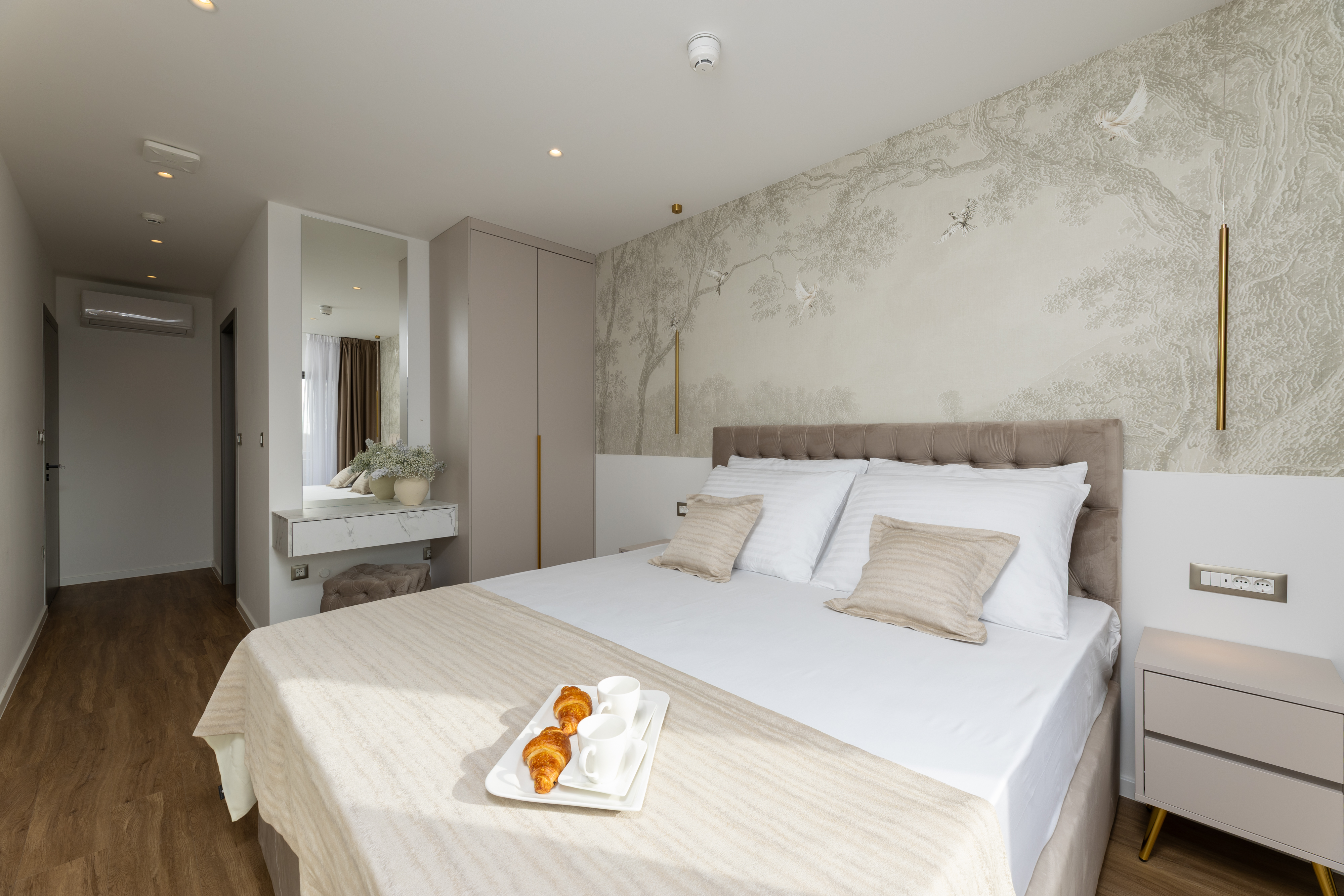 Comfort Double Room with Balcony - Image 4