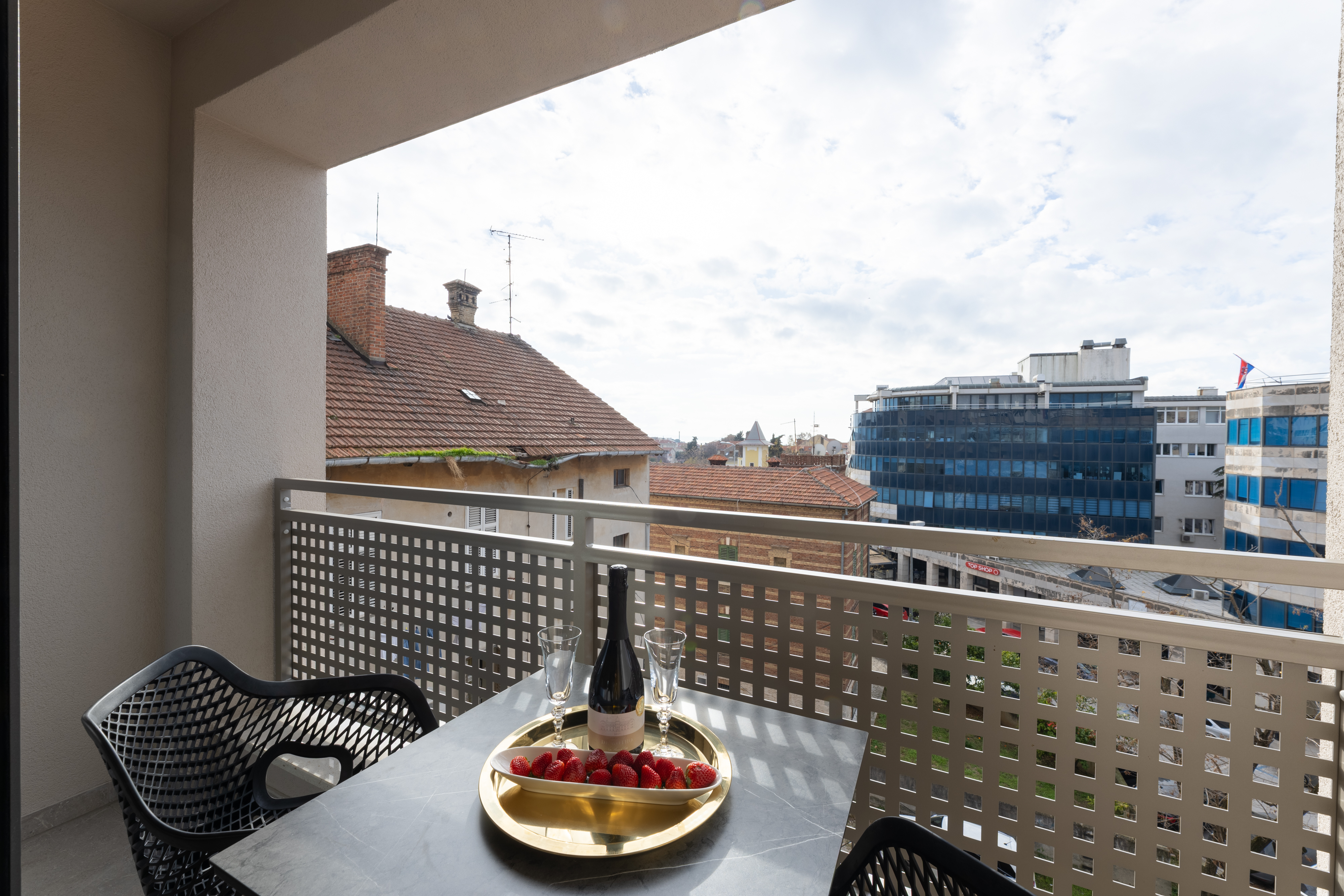 Comfort Double Room with Balcony - Image 5