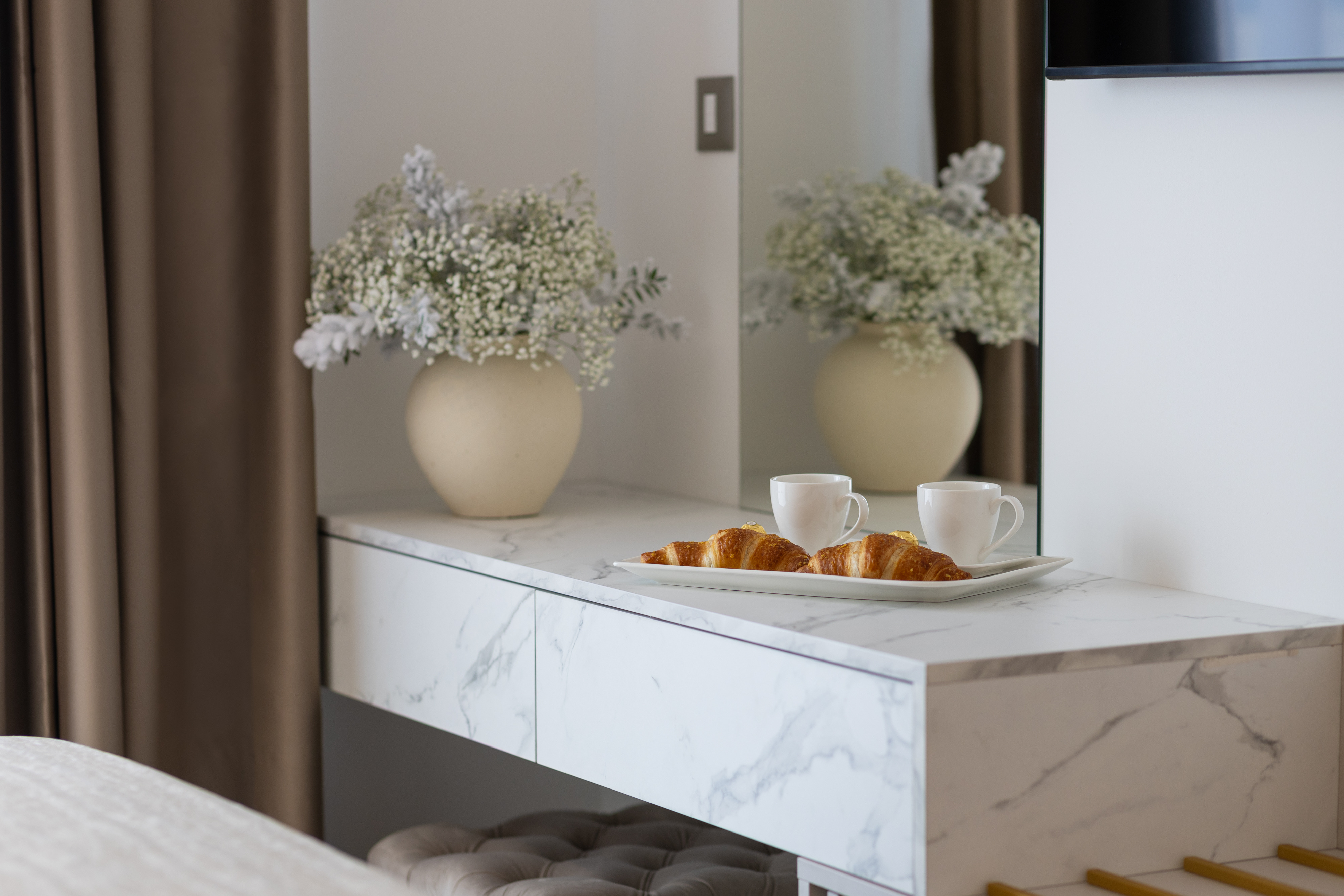 Superior Double Room - Image 7